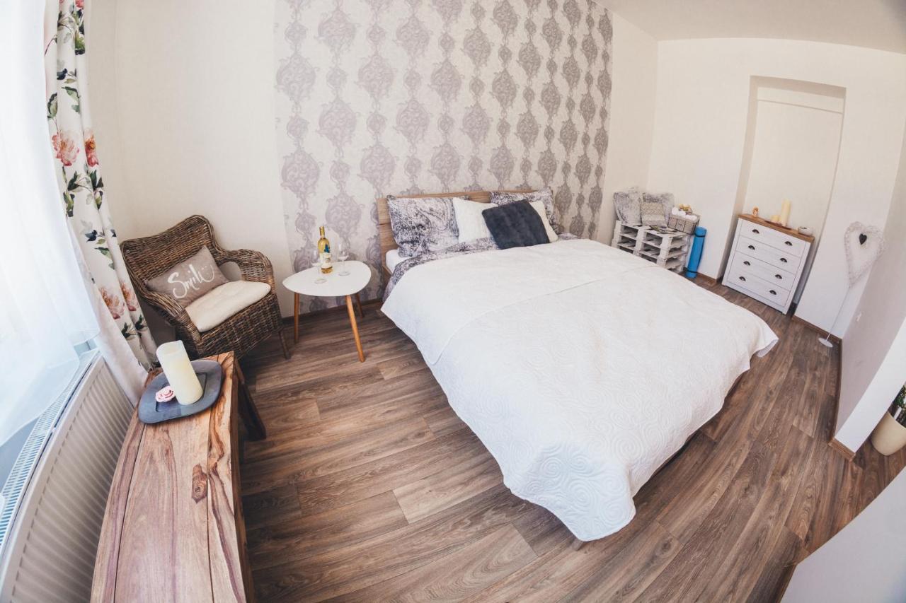Stylovy Apartman V Centru Nachoda Экстерьер фото